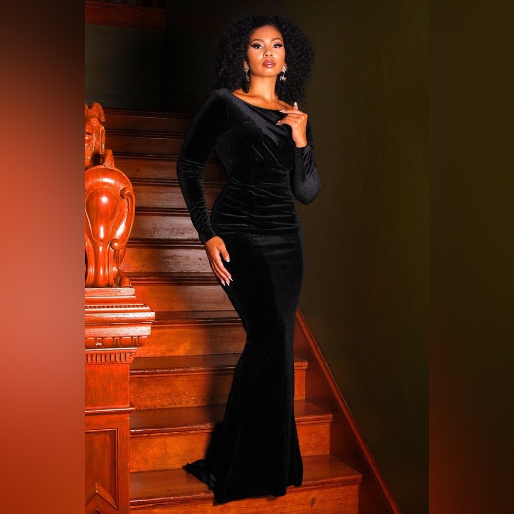 PUG Beatrix Gown in Black Velvet | Laura Byrnes Design, Pinup Girl Clothing NWT